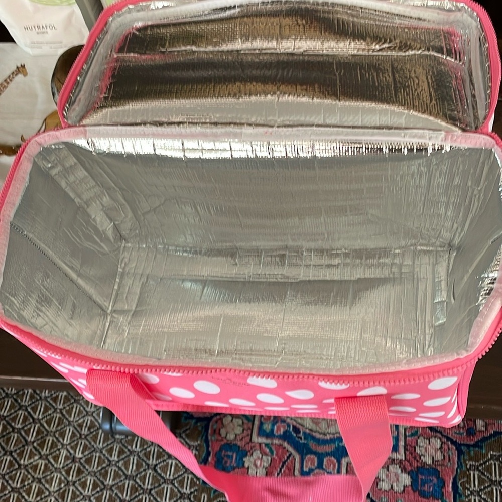 ⭐️HOST PICK🌟Gorgeous Kate Spade Pink and White Insulated Cooler Bag NWT - Picture 8 of 9